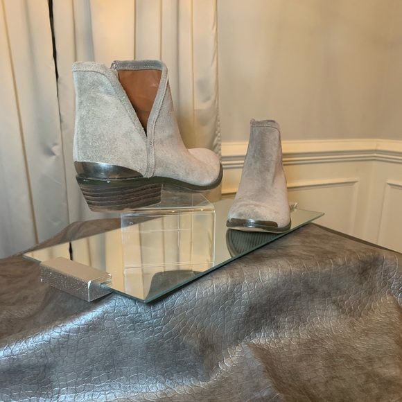 Lucky Brand Women’s Size 7.5 Suede Booties - Picture 3 of 3